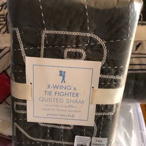 STAR WAR FANS: *NEW* Quilt and Sham Bundle